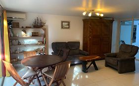 Appartement Cosy, Calme Et Tres Bien Place A Ouakam Dakar